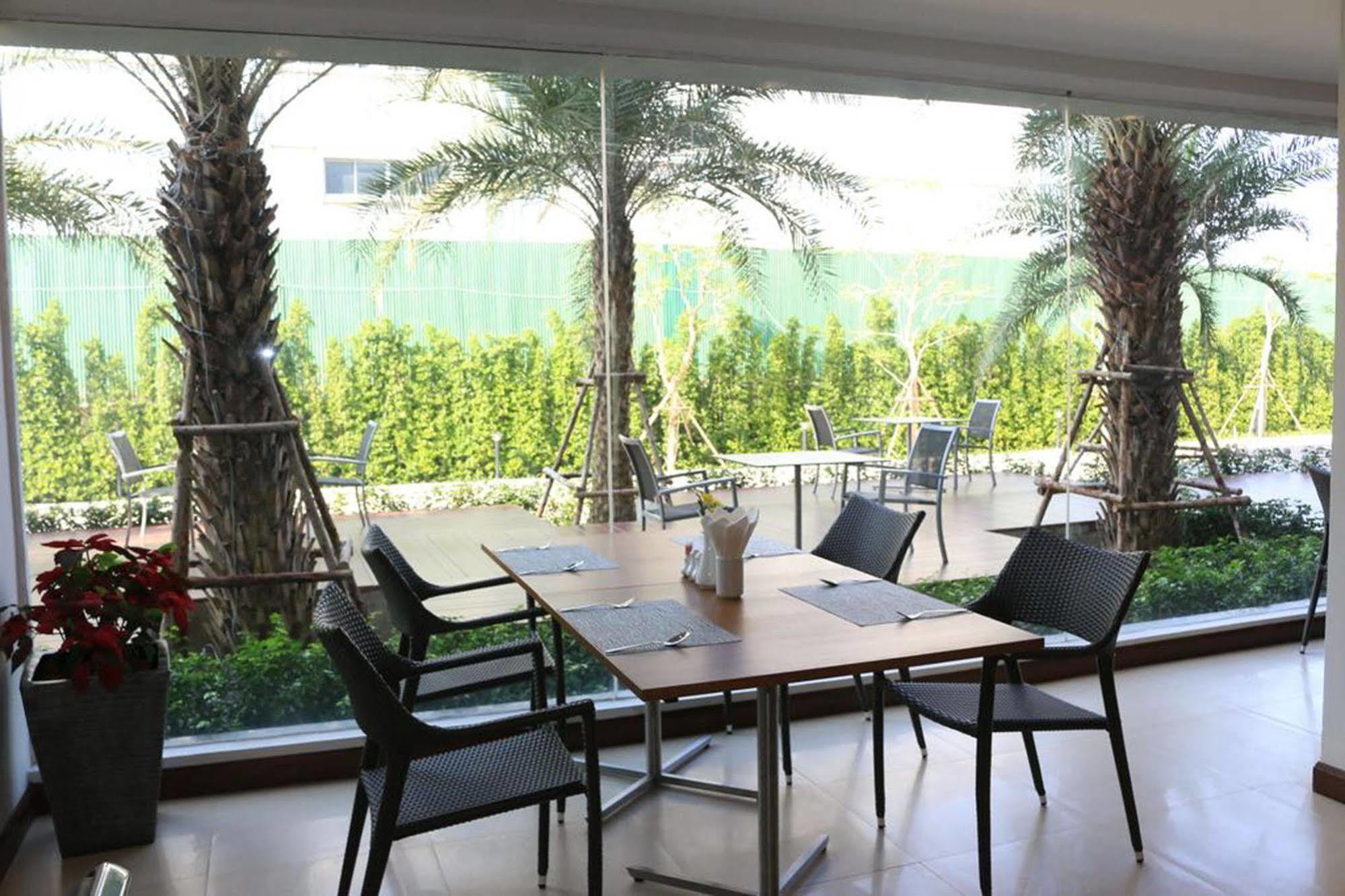 Park Srinakarin Hotel, Bangkok Exterior photo
